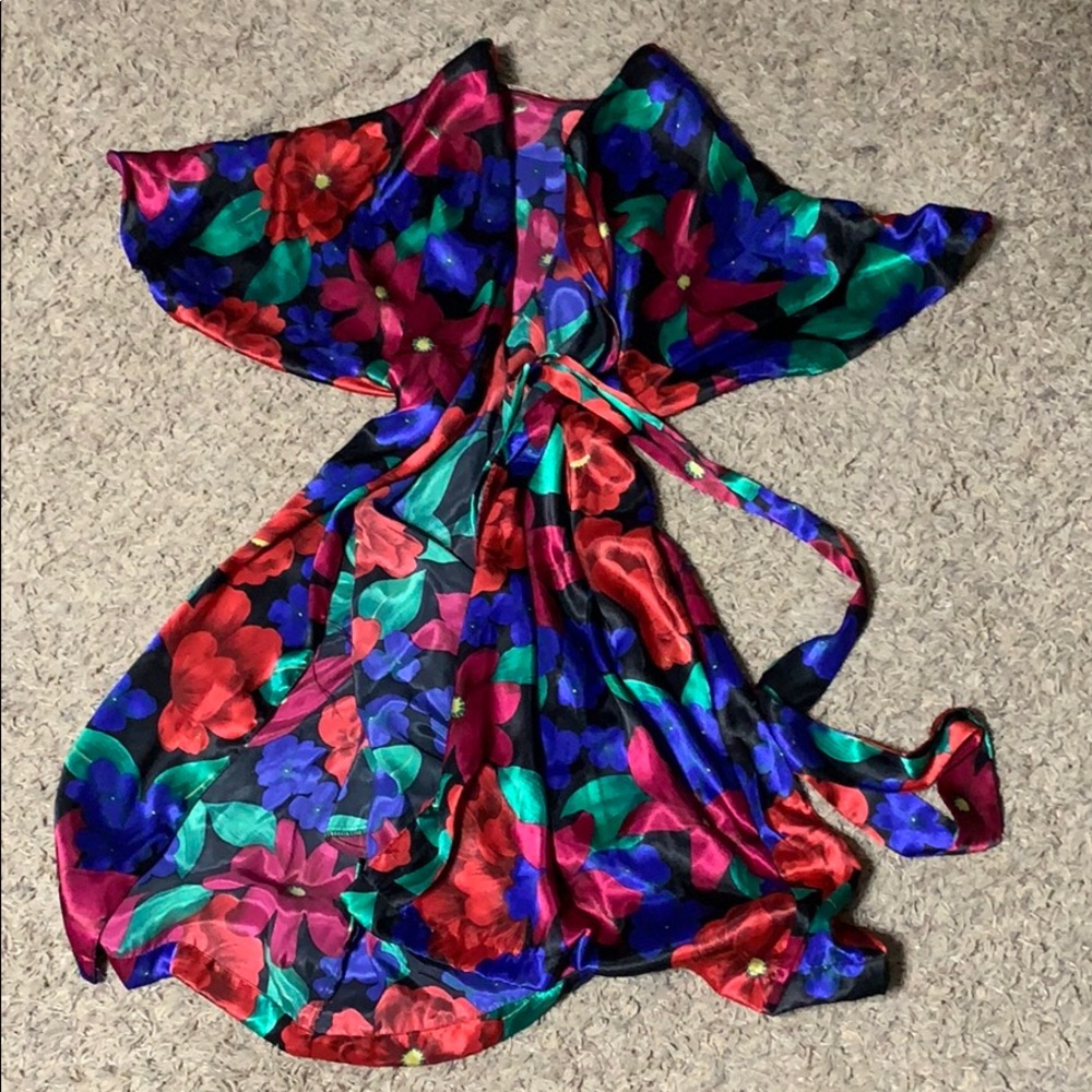 Vintage look short sleeve robe